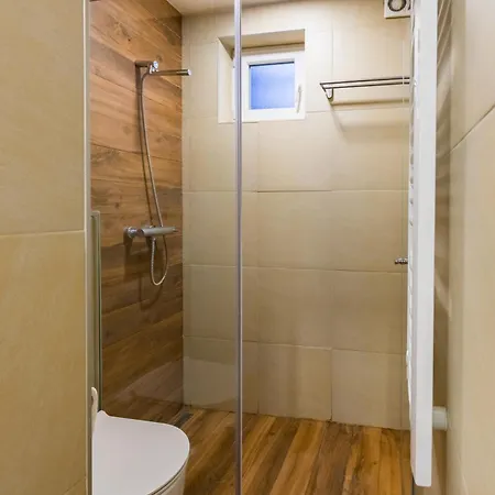 Little L Dorcol Apartman *