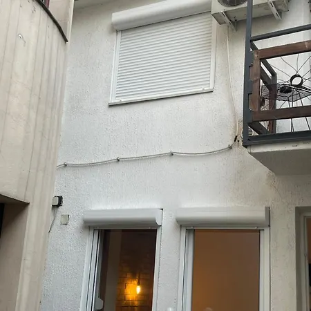 Little L Dorcol Belgrade